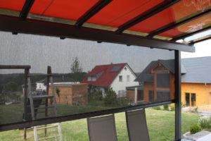 Senkrechtmarkise mit Hightech-Tuch