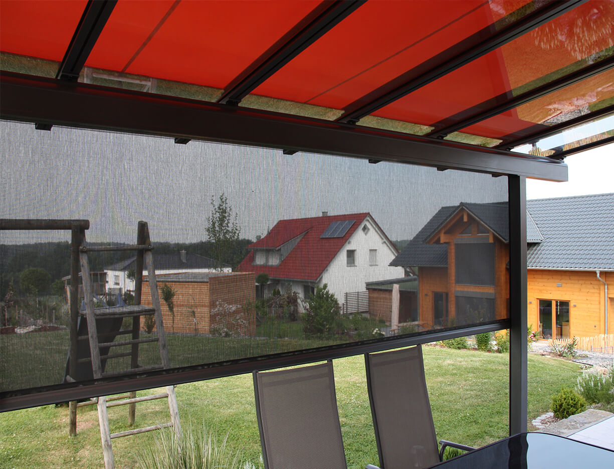 Senkrechtmarkise mit Hightech-Tuch