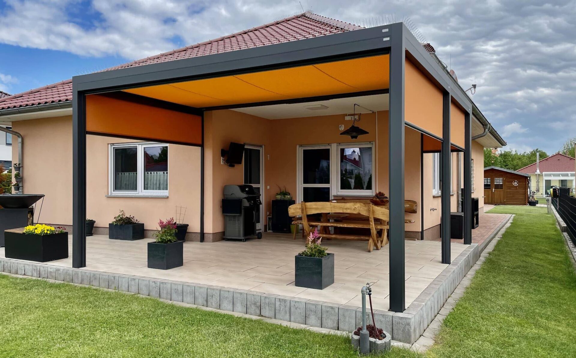 05F2DA95-44C5-4F19-BF4C-67D14EFF42DD