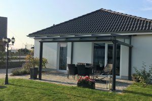 Terrassendach Panorama Smart mit Senkrechtmarkise  in Strehla