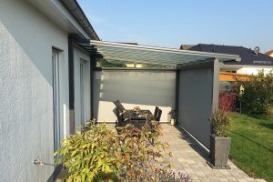 Terrassendach Panorama Smart mit Senkrechtmarkise  in Strehla