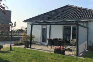 Terrassendach Panorama Smart mit Senkrechtmarkise  in Strehla