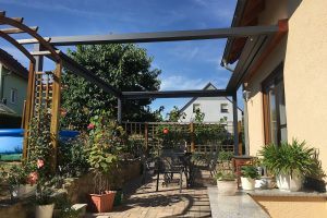 Pergolamarkise Qbus von Nova Hüppe mit Screens