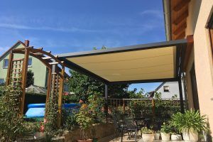 Pergolamarkise Qbus von Nova Hüppe mit Screens