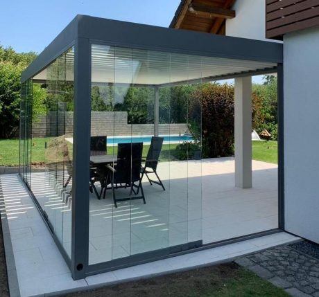 Renson Algarve mit Glas-Schiebelementen