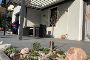 Renson Lamellendach mit integrierter Senkrechtmarkise