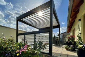 Lamellendach Renson Algarve mit Loggiaelementen