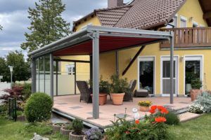 Terrassendach Panorama Maxi mit seitlichem Überstand