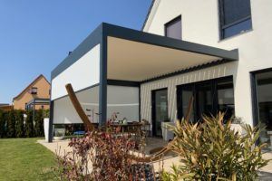 Lamellendach Renson Algarve mit Fixscreen