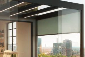 Mehr Komfort und Wind- & Wetterschutz durch Glas-Schiebeläden 