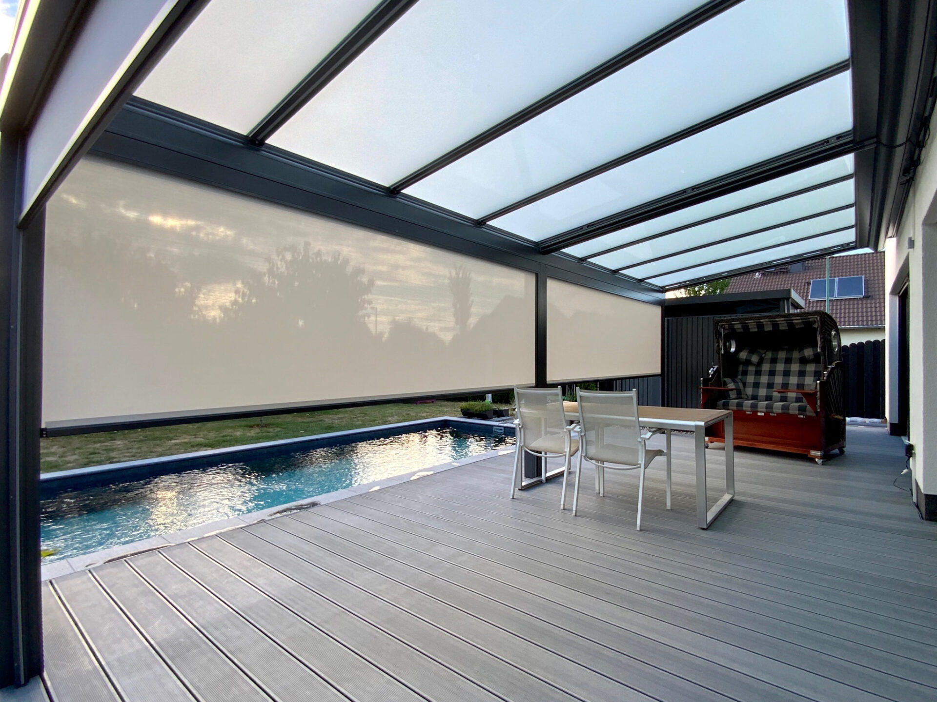 integrierte-senkrechtmarkise-blick-innen