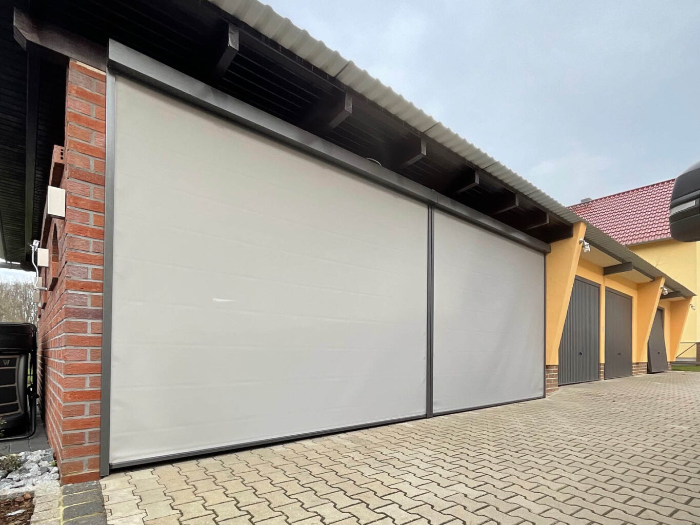 Senkrechtmarkise mit Kassette