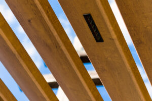 Schatteria Luxe, Lamellen in Holzoptik